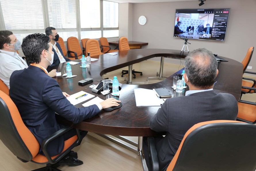 Copel firma convênio de cooperação técnica com estatal de energia do Paraguai Curitiba