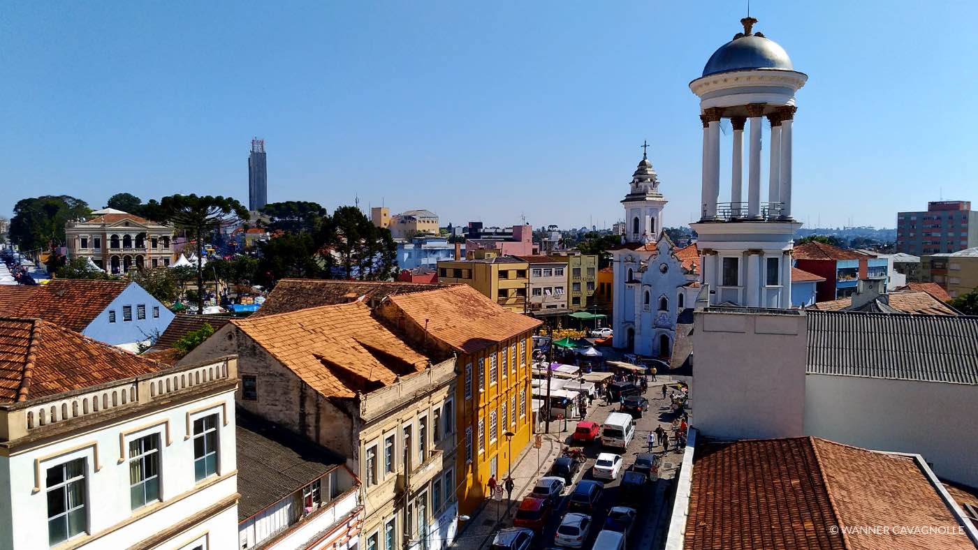 Feirinha do Largo terá reforço na segurança neste domingo de carnaval em Curitiba