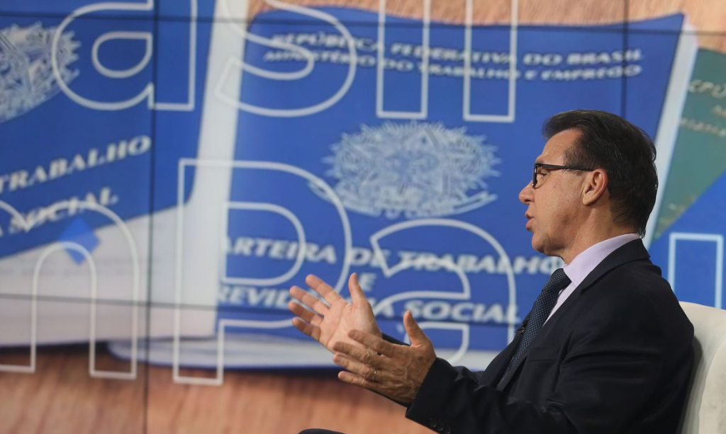 Confusão à vista: Salário mínimo deve ter novo reajuste no dia 1º maio 3 marinho