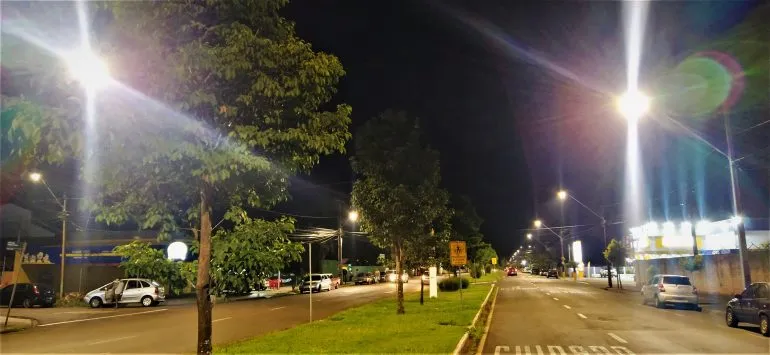 Prefeitura coloca LED na avenida do Hospital Universitário