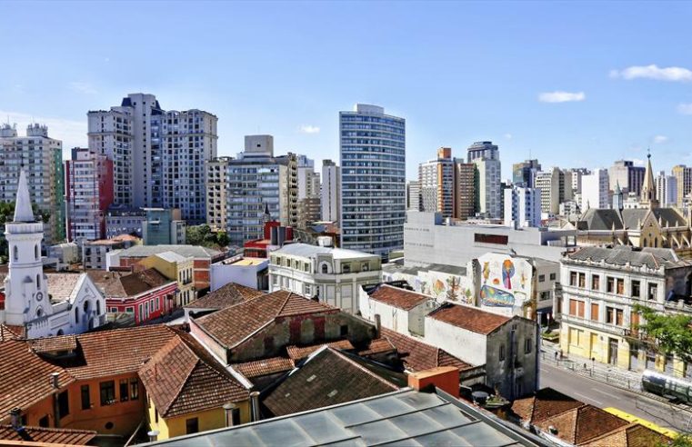 Mirante Marumbi, no topo do Memorial de Curitiba, tem vista privilegiada para o Centro Histórico