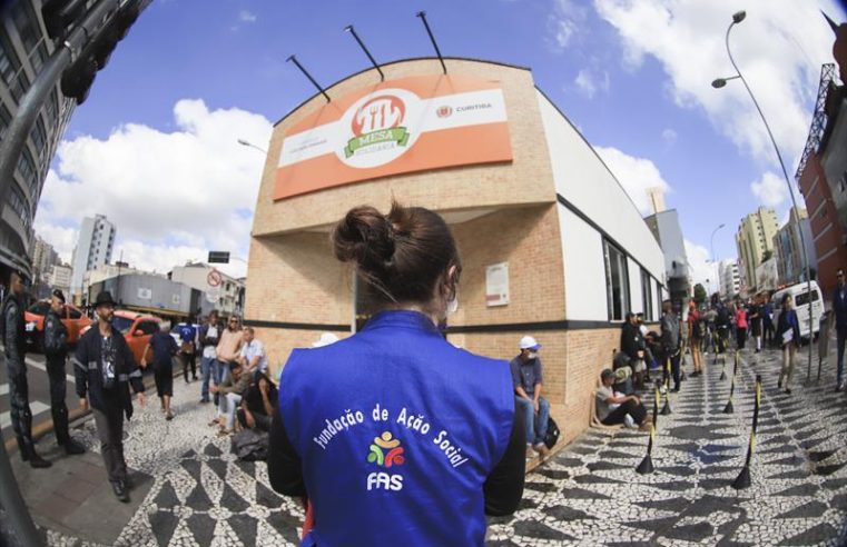 Mesa Solidária ganha espaço de apoio à população de rua e encaminhamento aos serviços sociais