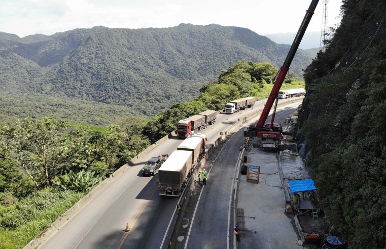 Contenção do km 41 da BR-277 vai ganhar mais reforços; guindaste será retirado no feriado