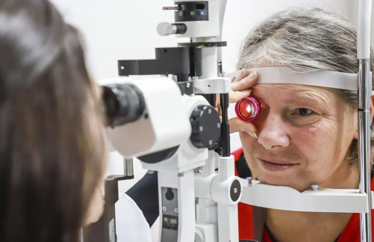 Curitibanos fazem exames oftalmológicos para prevenir o glaucoma