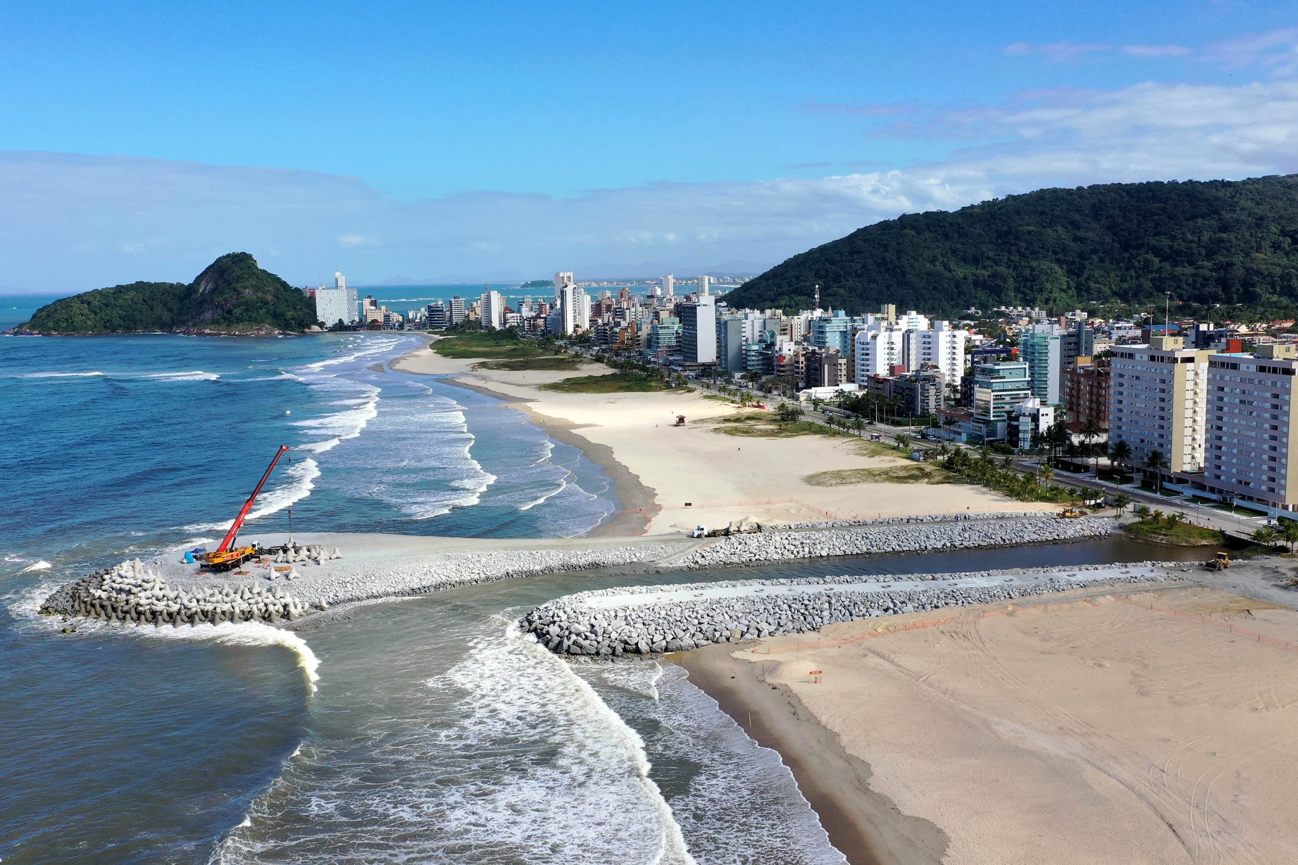 Um ano depois, obras de revitalização da Orla de Matinhos alcançam 80%