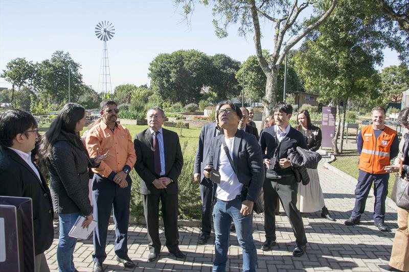 Japoneses conhecem as práticas sustentáveis da Fazenda Urbana de Curitiba