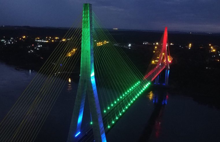 Teste de iluminação cênica marca fim dos trabalhos na Ponte da Integração