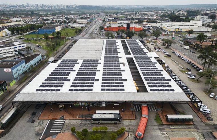 Curitiba tem mais um terminal solar quase pronto, com instalação de 75% dos painéis fotovoltaicos