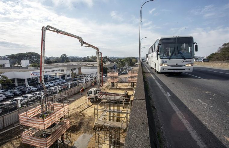 Prefeitura de Curitiba começa concretagem dos pilares de sustentação do viaduto sob a Victor Ferreira do Amaral