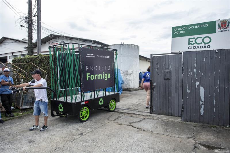 Catadores do Ecocidadão vão testar carrinhos elétricos pelas ruas de Curitiba