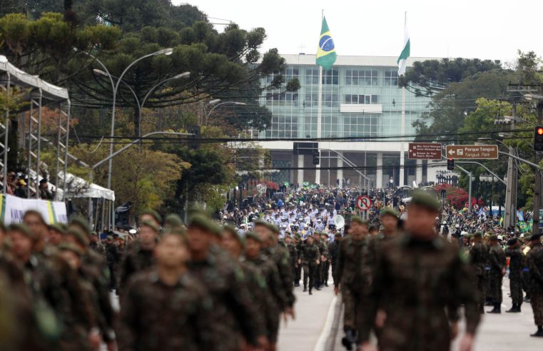 Desfile da Independência deve reunir quase 4 mil participantes em Curitiba