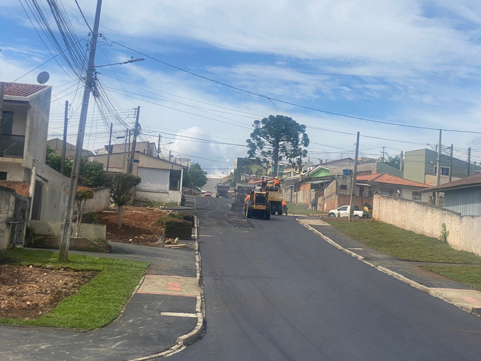 Colombo segue reformando ruas: asfalto novo chega na Euclides Bandeira