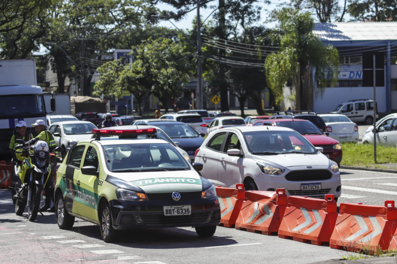 Bairros de Curitiba terão bloqueios no trânsito para procissões e apresentações da programação de Páscoa