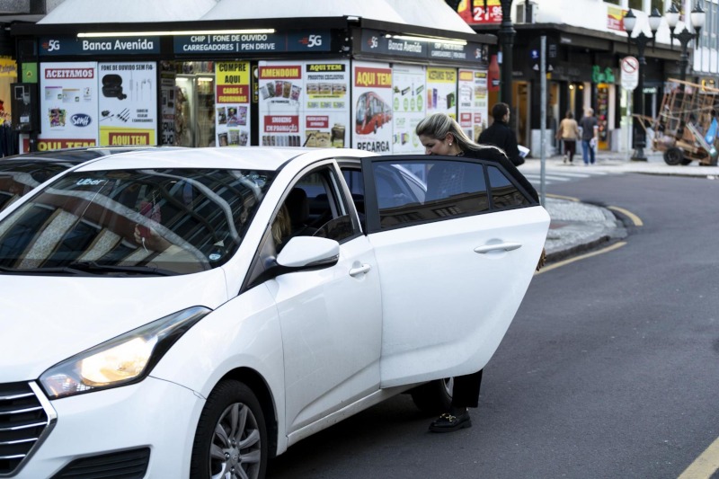 O que muda para carros de aplicativo em Curitiba?