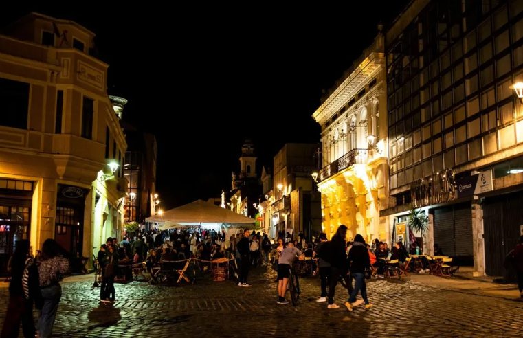 Esfriou? Então bora pro Festival de Inverno do Centro Histórico de Curitiba e sua Feira Gastronômica!