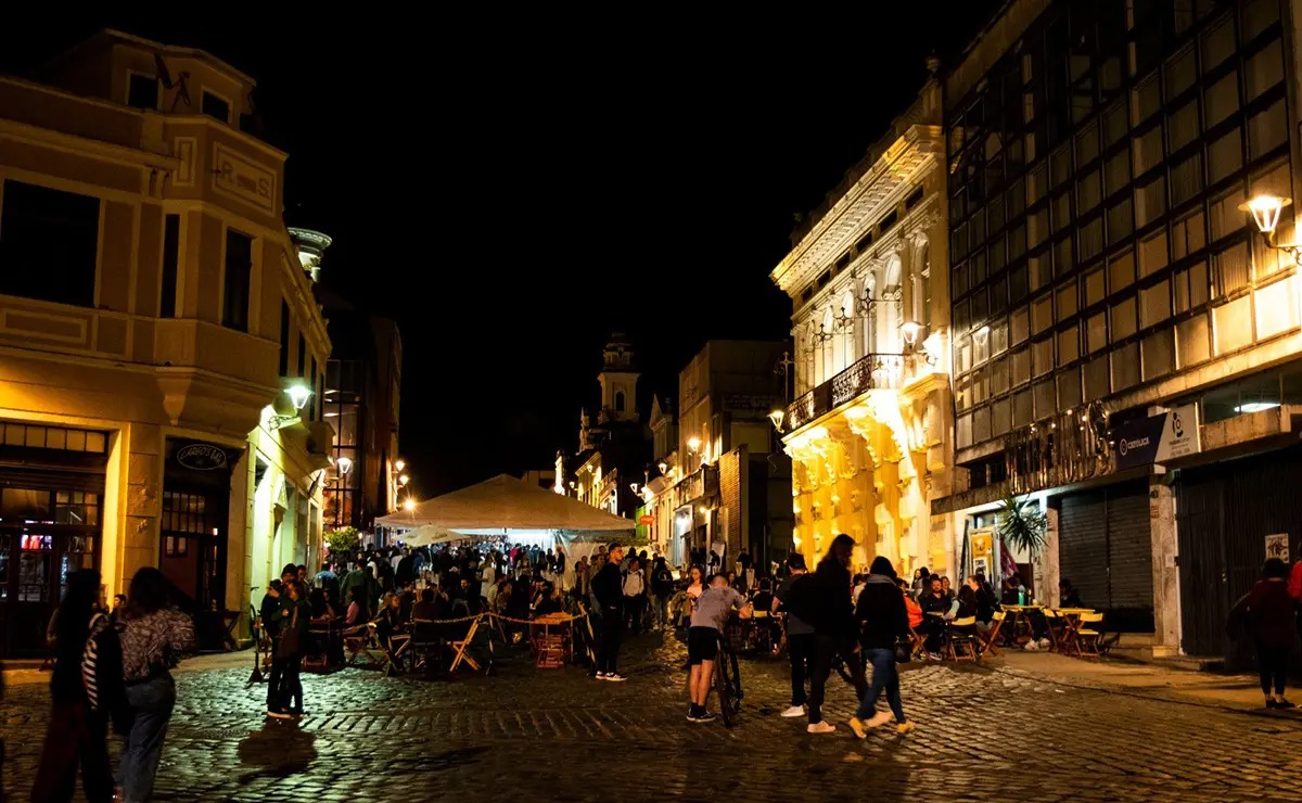 Esfriou? Então bora pro Festival de Inverno do Centro Histórico de Curitiba e sua Feira Gastronômica!