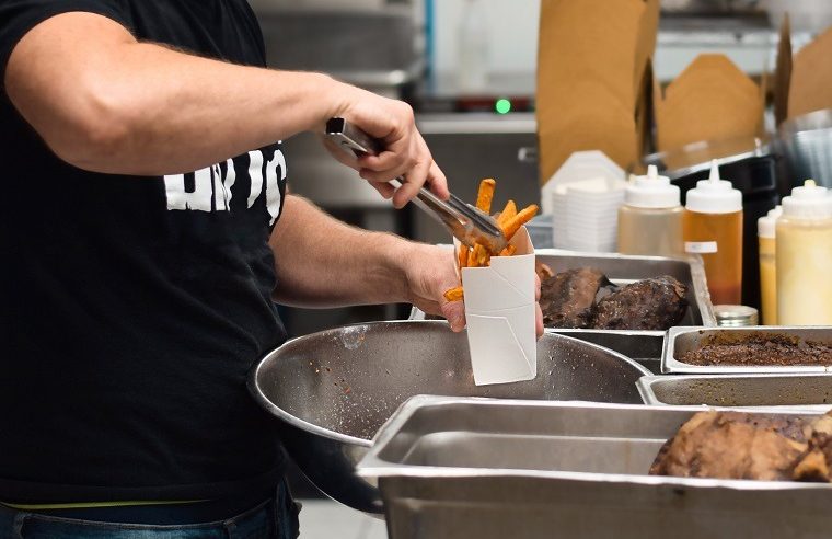 Quantas vezes é recomendado o uso do mesmo óleo vegetal em restaurantes?