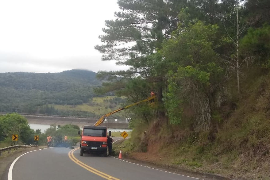 Limpinha! Rodovia do Pinhão “recebeu” aquele trato