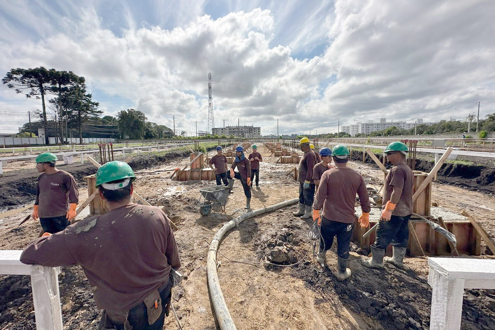 Carteira de trabalho em dia? Mais de 120 mil novos empregos no Paraná froam criados