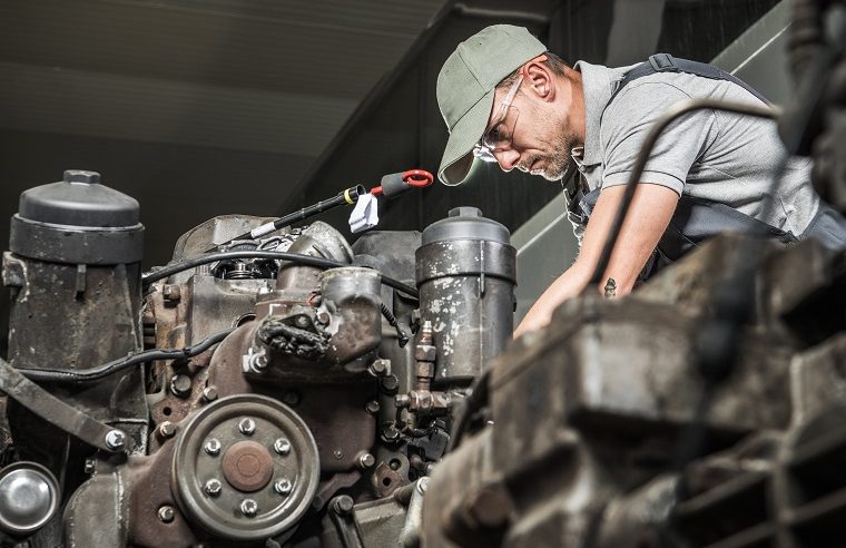 Combustível adulterado: como reconhecer diesel batizado no caminhão e evitar problemas