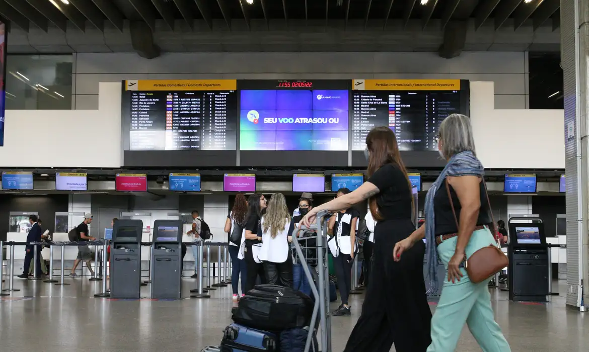 Duzentão: Programa Voa Brasil vende 10 mil passagens a R$ 200 em dois meses