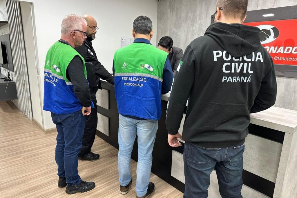 Polícia Civil fecha unidades de empresa investigada por estelionato em Curitiba 3 policia fecha solucionado creditos