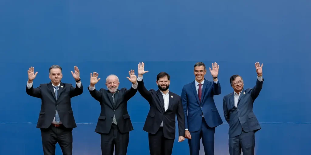 Líderes da América Latina Se Reunem em Defesa da Democracia no Chile 12 imagem 1753156838594