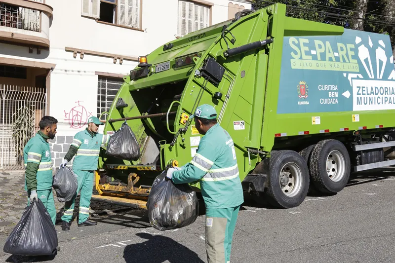 Curitiba está entre as 10 cidades com coleta total de lixo 1 Coleta de lixo em curitiba
