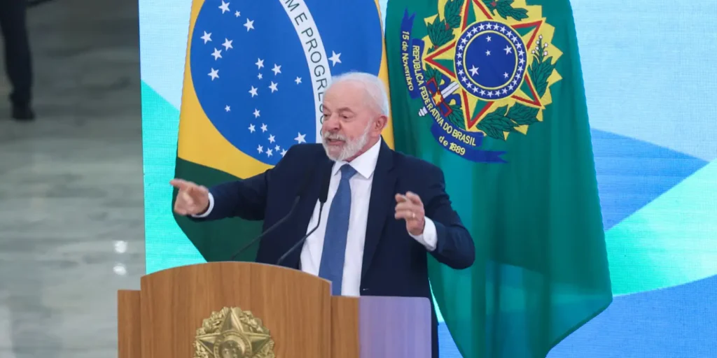 Lula Alerta Sobre PEC que Protege Parlamentares de Ações Judiciais 15 imagem 1758254457979