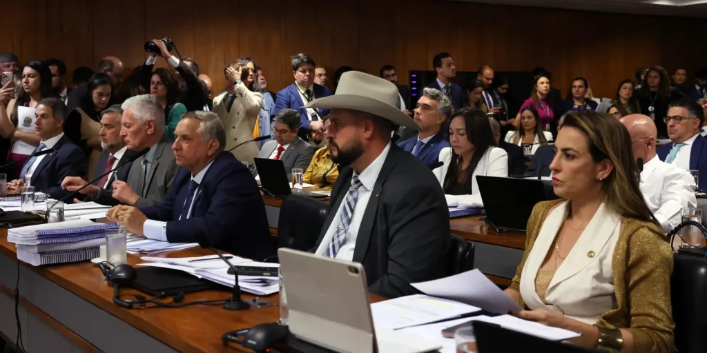 CPMI do INSS Aprova Convocação de Ministros e Diretores para Investigação de Fraudes 11 imagem 1758254542349