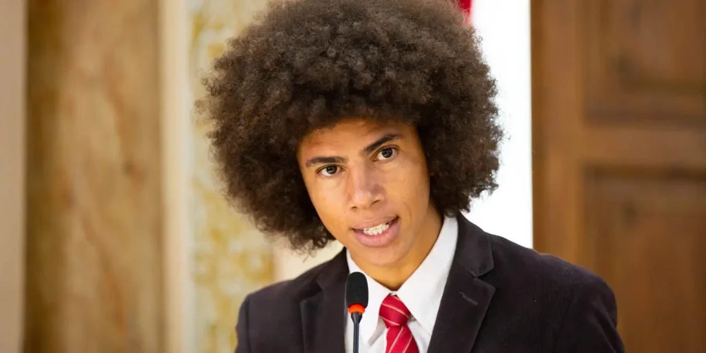 Deputado Renato Freitas Envolve-se em Briga de Rua e Alega Racismo 5 imagem 1763614814823
