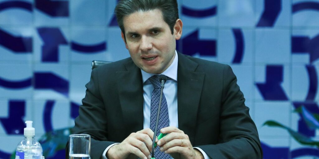 Presidente da Câmara Expulsa Jornalistas do Plenário por Questões de Segurança 8 imagem 1765515754763