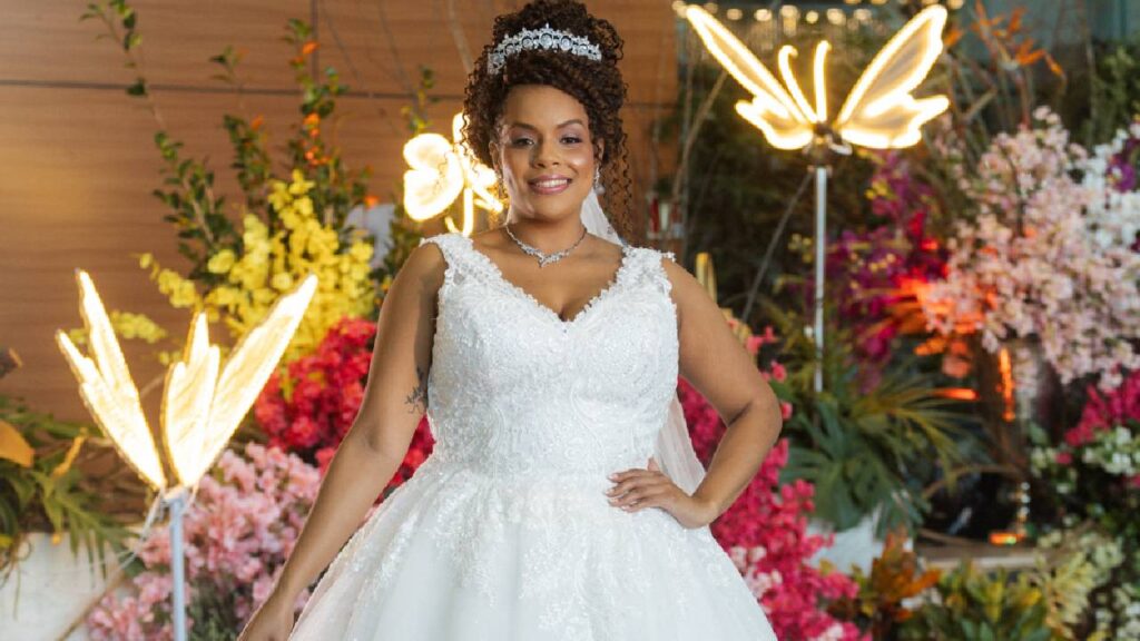 Vestidos Plus Size para Festas: elegância, conforto e autoestima em primeiro lugar 1 Modelo Plus size Nilma Noivas