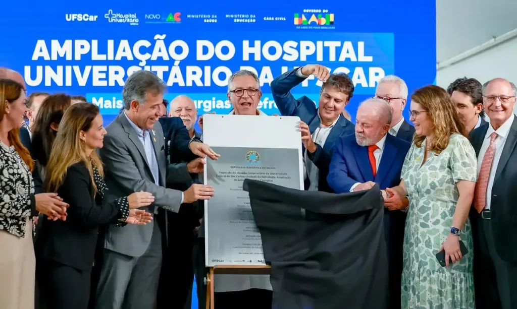 Lula Visita novas áreas do Hospital Universitário da Universidade Federal de São Carlos