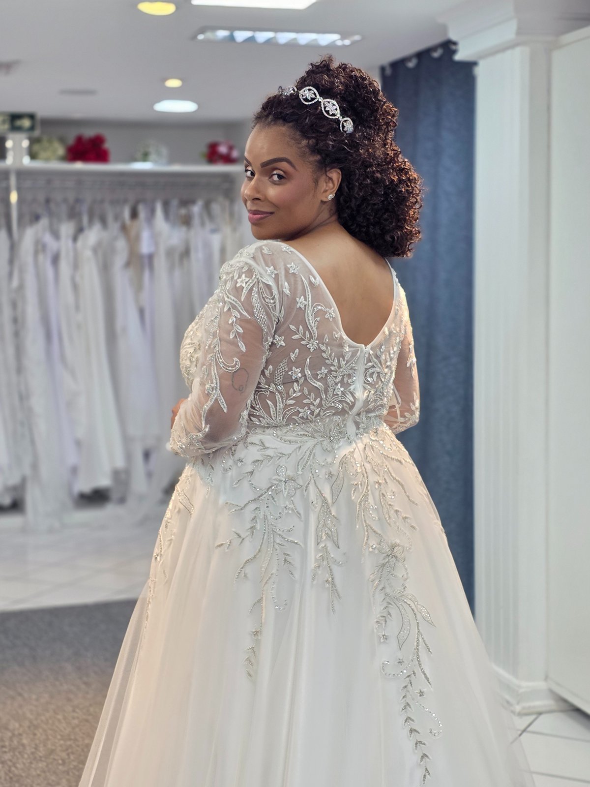 vestido com mangas Nilma Noivas 1