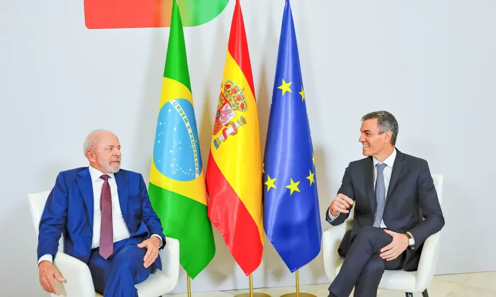Brasil e Espanha firmam parcerias estratégicas em tecnologia digital e inclusão social 1 17.04.2026 – Presidente da República, Luiz Inácio Lula da Silva, durante reunião Plenária da I Cúpula Brasil-Espanha. Palácio Real de Pedralbes, Espanha. Foto: Ricardo Stuckert / PR