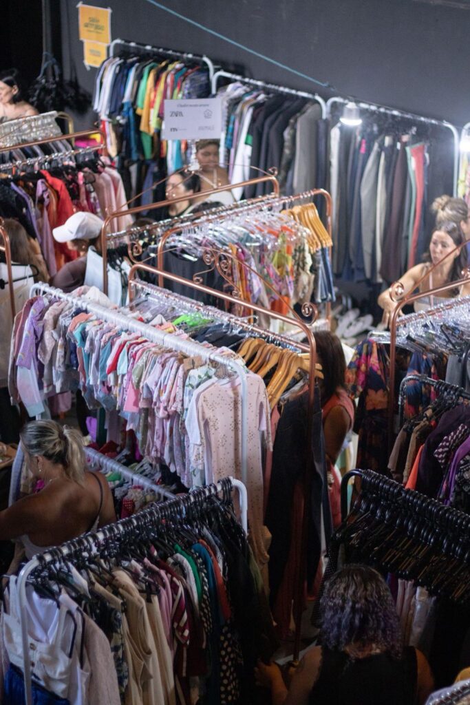 Peças de meia-estação a partir de R$30 no Encontro de Brechós