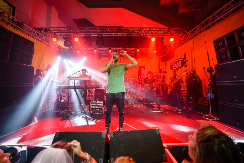 Estreia do Brasil na Copa do Mundo terá show da Banda Eva no Festival Ginga, em Curitiba