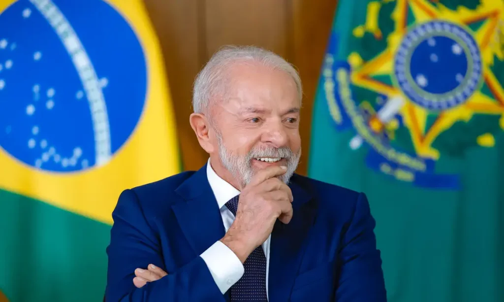Governo encaminha projeto para acabar com escala 6x1 e reduzir jornada semanal 12 08.04.2026 – Presidente da República, Luiz Inácio Lula da Silva, durante entrevista ao ICL, no Palácio do Planalto. Brasília - DF. Foto: Ricardo Stuckert / PR