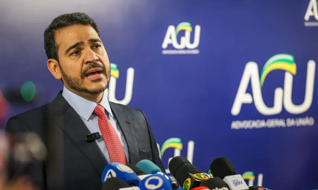 Brasília (DF), 01/07/2025 - o ministro da AGU, Jorge Messias, informou que a ação declaratória de constitucionalidade foi apresentada após solicitação feita pelo presidente Luiz Inácio Lula da Silva e com base em estudo técnico e jurídico solicitado ao órgão na semana passada. Foto: José Cruz/Agência Brasil