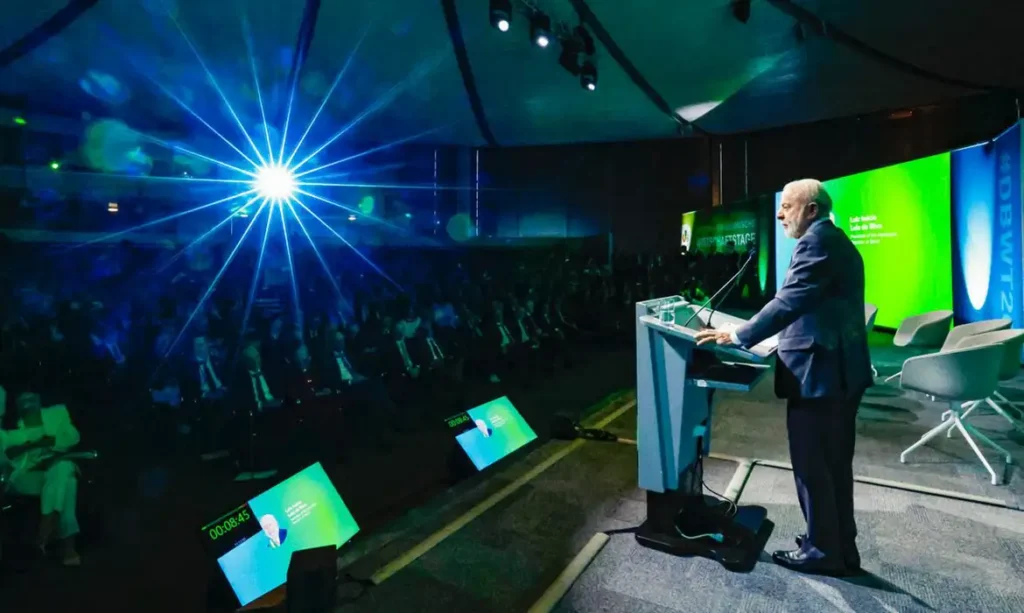 Lula critica estratégia dos EUA no Oriente Médio e chama conflito de 'guerra da insensatez' 5 20.04.2026 – Presidente da República, Luiz Inácio Lula da Silva, durante Abertura da 42.ª Edição do Encontro Econômico Brasil- Alemanha. “Messegelände Convention Center”, Alemanha. Foto: Ricardo Stuckert / PR