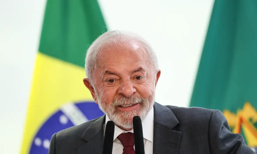 Presidente Lula inicia agenda estratégica na Europa com missão para fortalecer cooperação e investimentos 5 Brasília (DF), 23/12/2025 - O presidente Luiz Inácio Lula da Silva durante cerimônia de assinatura do decreto que dispõe sobre o reconhecimento, a valorização e a promoção da cultura gospel como manifestação cultural nacional. Foto: Marcelo Camargo/Agência Brasil