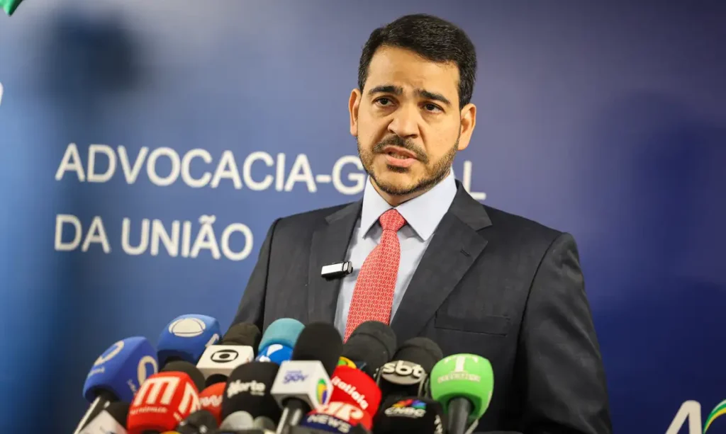 Brasília (DF), 01/07/2025 - o ministro da AGU, Jorge Messias, informou que a ação declaratória de constitucionalidade foi apresentada após solicitação feita pelo presidente Luiz Inácio Lula da Silva e com base em estudo técnico e jurídico solicitado ao órgão na semana passada. Foto: José Cruz/Agência Brasil