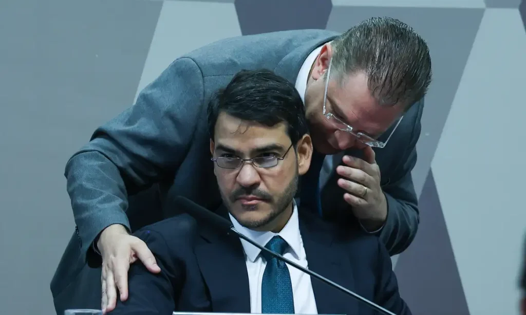 Senado rejeita indicação de Jorge Messias para o STF, marcando precedência histórica 7 Brasília – DF- 29/04/2026 – Reunião da Comissão de Constituição e Justiça (CCJ) do Senado durante sabatina do advogado-geral da União, Jorge Rodrigo Araújo Messias, indicado para o cargo de ministro do Supremo Tribunal Federal (STF). ( Deputado Sóstenes Cavalcante, líder do PL braça Messias). Foto: Lula Marques/ Agência Brasil.