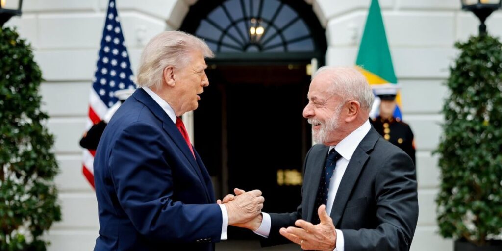 "Ninguém respeita lambe-botas", diz Lula sobre reunião com Trump