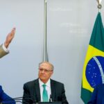 Lula assina MP e zera "taxa das blusinhas"