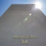 Governo bloqueia R$ 22,1 bi do Orçamento de 2026