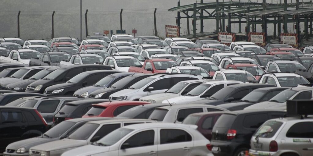 Venda de veículos novos no país sobe 15% até maio