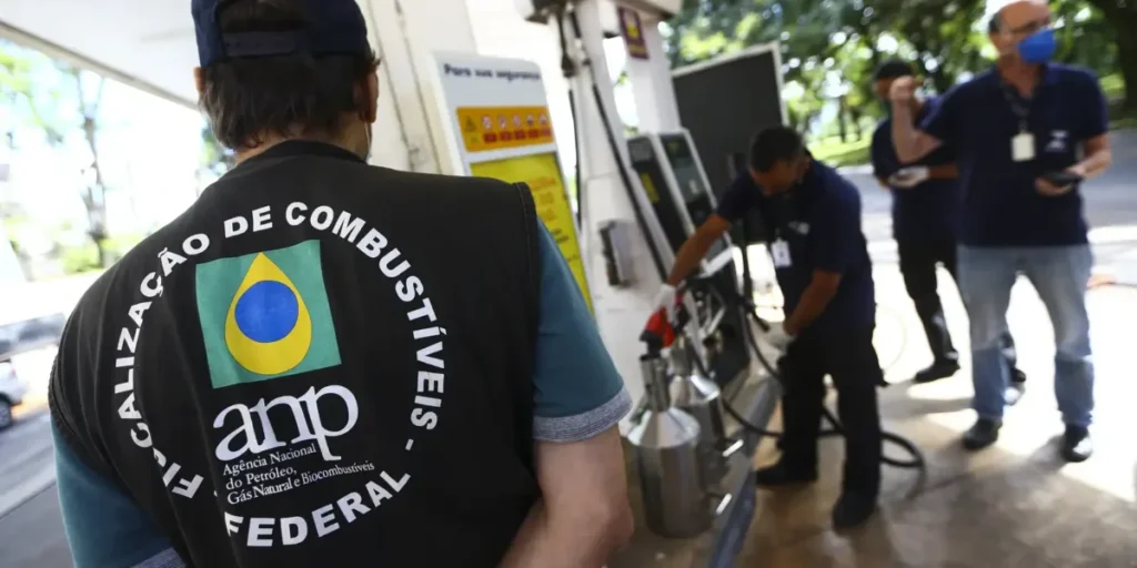 Em três meses, ANP fez 21 autuações por preço abusivo de combustível