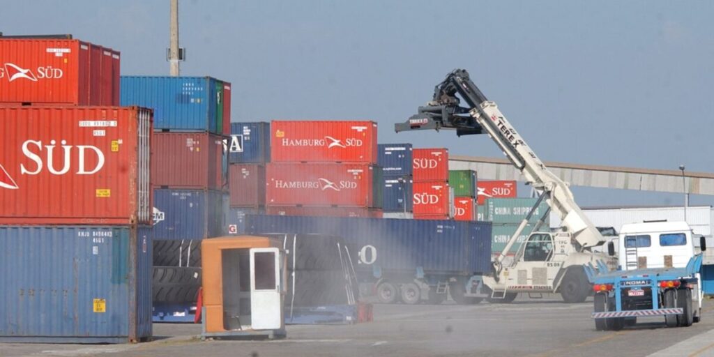 Exportações aos EUA sobem 3,7% após tarifaço 1 Exportações aos EUA crescem pela primeira vez após tarifaço de Trump